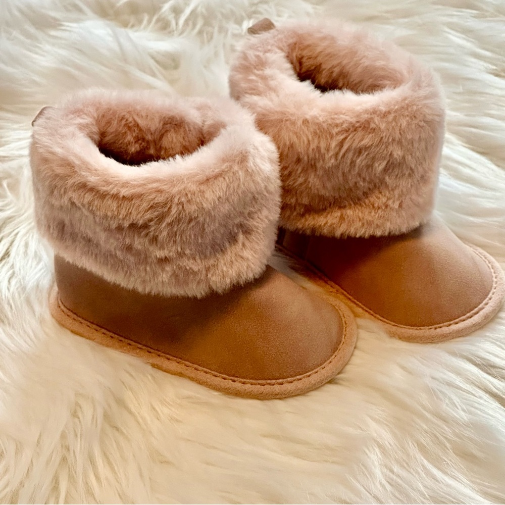 Cozy Pink Faux Fur Baby Boots Carters sz 6-9 mos Blush color